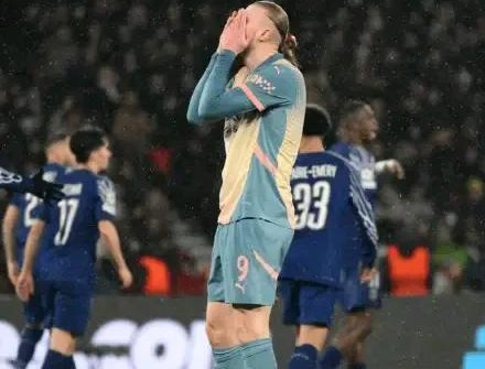 曼联惨败拜仁,欧冠出局无缘决赛(请问曼联与拜仁在哪一年的欧冠决赛中获得冠军?) 曼联惨败拜仁,欧冠出局无缘决赛(请问曼联与拜仁在哪一年的欧冠决赛中获得冠军?)