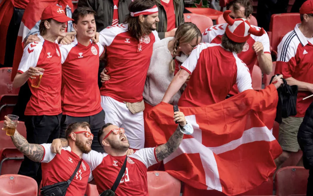 爱游戏官网-包含俄罗斯逼平丹麦，小组出线形势略显改善的词条