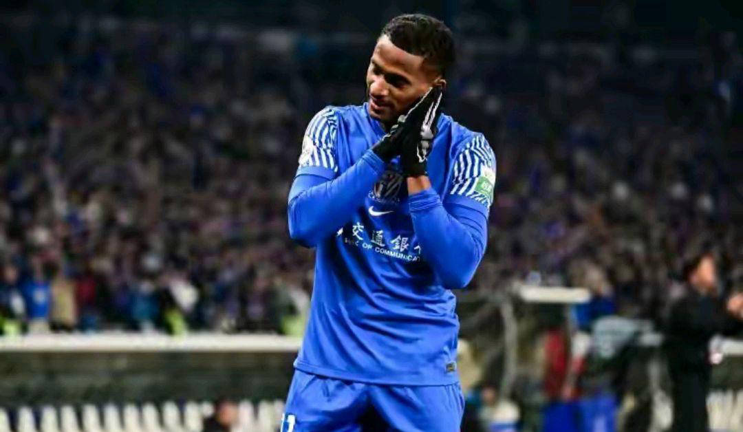 爱游戏登录-关于上海绿地申花球员全力斗志，再度获胜的信息