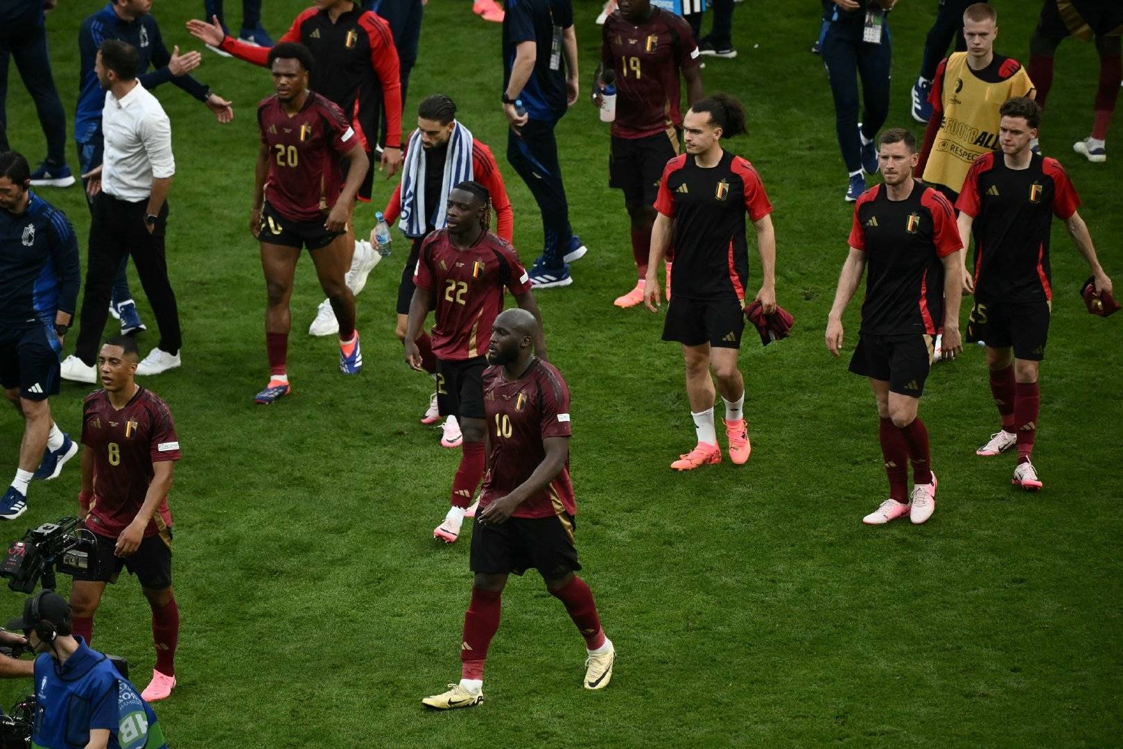 丹麦队客场不敌斯洛伐克,小组排名下滑 丹麦队客场不敌斯洛伐克,小组排名下滑