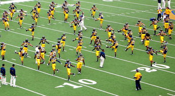 爱游戏体育官网-曼联球队配合日益默契，世俱杯表现备受关注