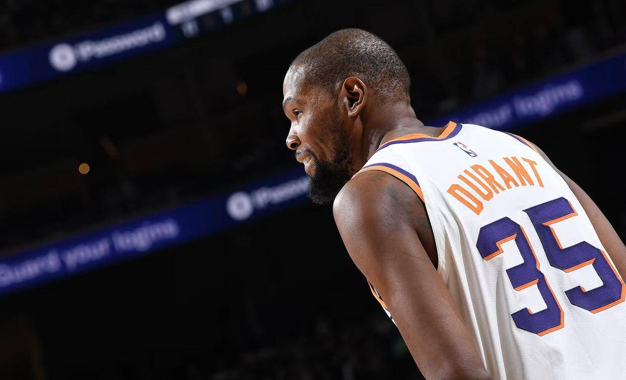 爱游戏在线-包含勇士客场憾负鹈鹕，三巨头组合表现低迷的词条