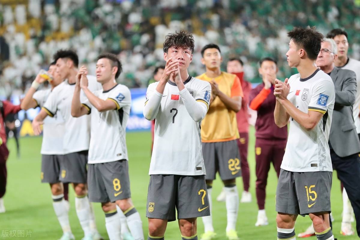 关键战术调整取胜,球队突破困境 关键战术调整取胜,球队突破困境