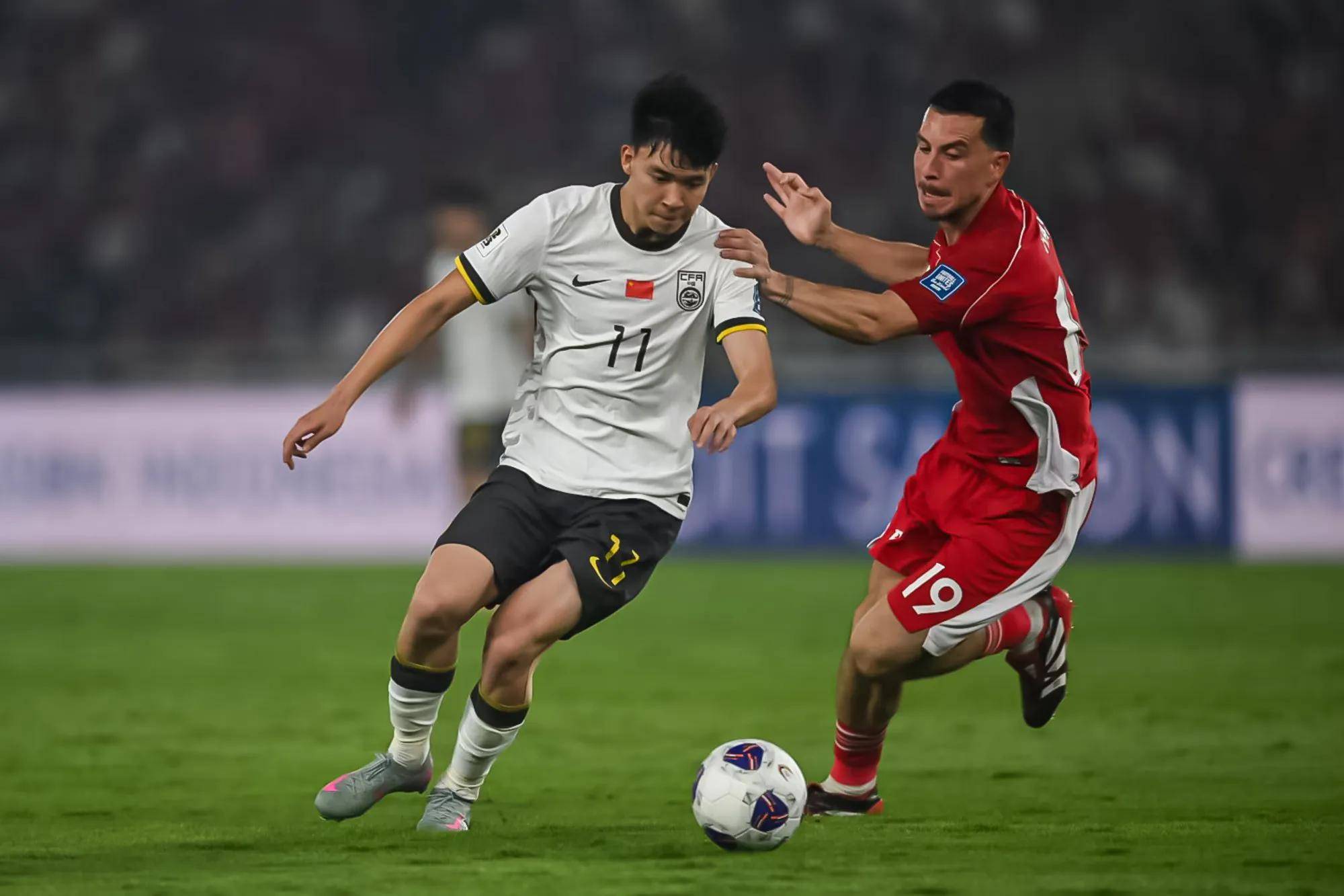 西班牙里斯本竞技主帅下课，队员缺席训练的简单介绍