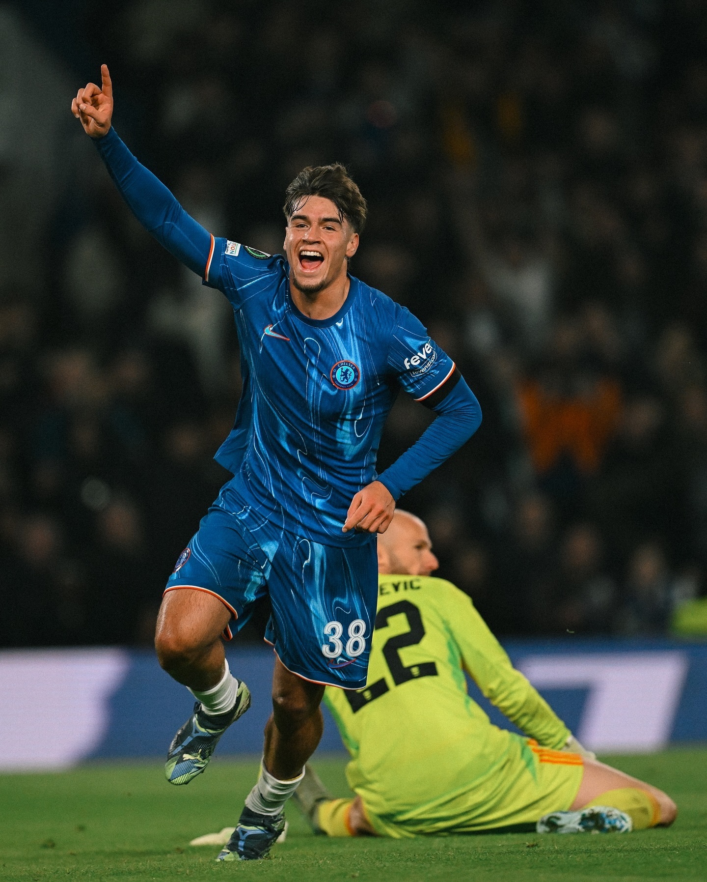 爱游戏官网-切尔西取得伯恩茅斯胜利，豪取三分