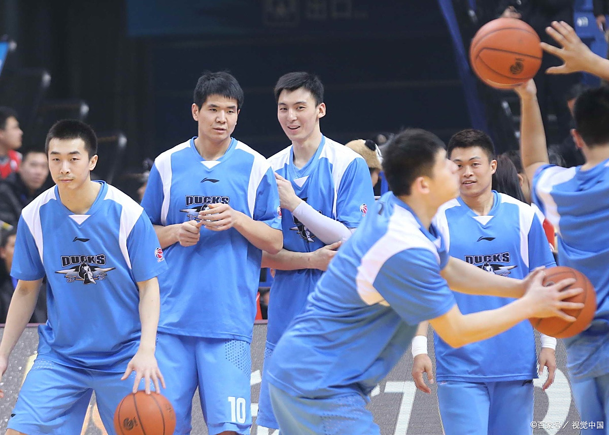 本赛季的热门球员在比赛中展现出强大实力