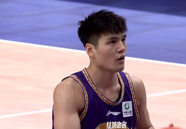 沈阳客场逆袭,夺得宝贵三分 沈阳客场逆袭,夺得宝贵三分