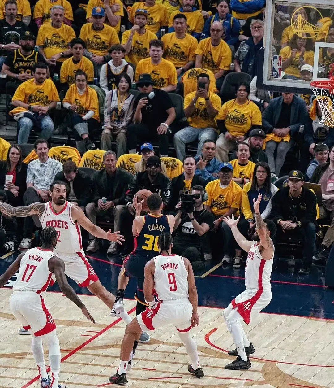 勇士遭76人逆转,失去比赛优势 勇士遭76人逆转,失去比赛优势