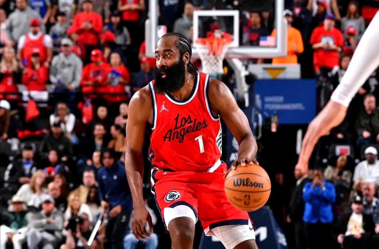 雄鹿惨败快船继续不败 雄鹿惨败快船继续不败