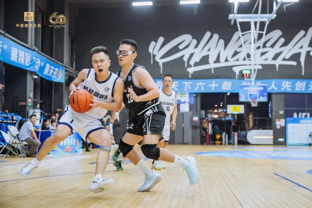 这支火热的篮球劲旅征服观众的简单介绍 这支火热的篮球劲旅征服观众的简单介绍