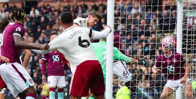 阿森纳客场击败伯恩利,挺胸前行 阿森纳客场击败伯恩利,挺胸前行