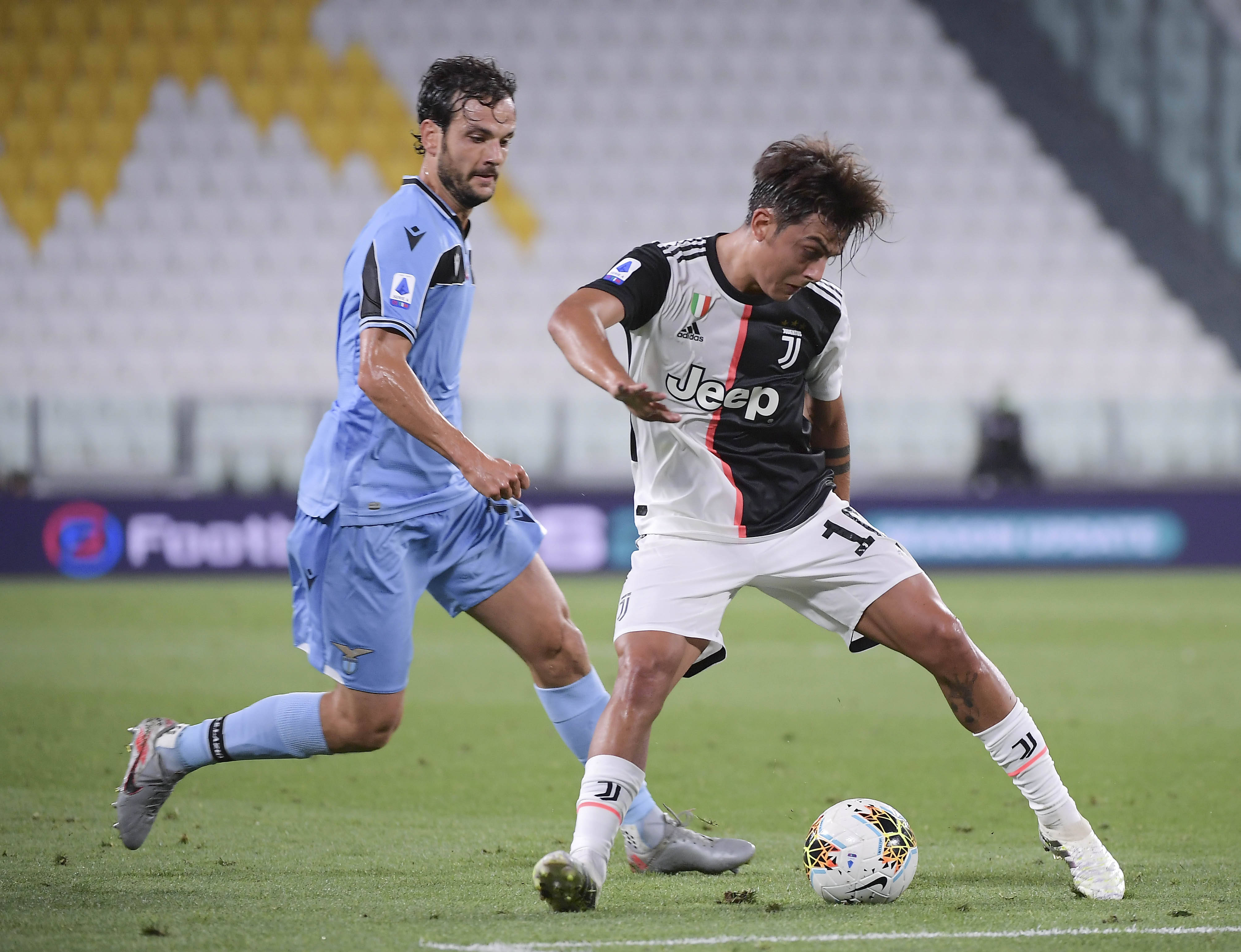 爱游戏体育网站-尤文图斯球员在比赛中展现出色