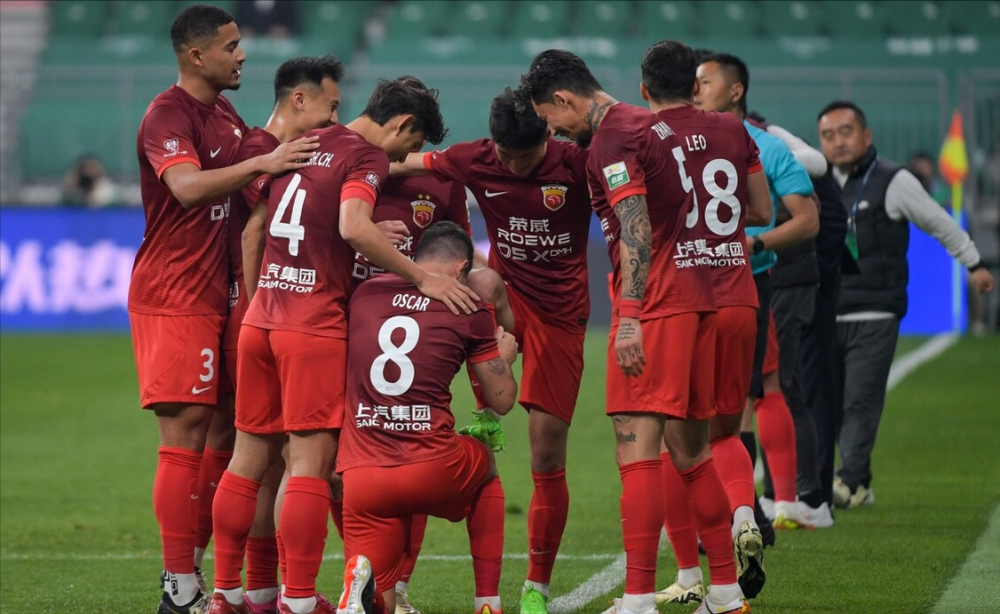 爱游戏体育直播-球员伤愈回归，助力球队反弹