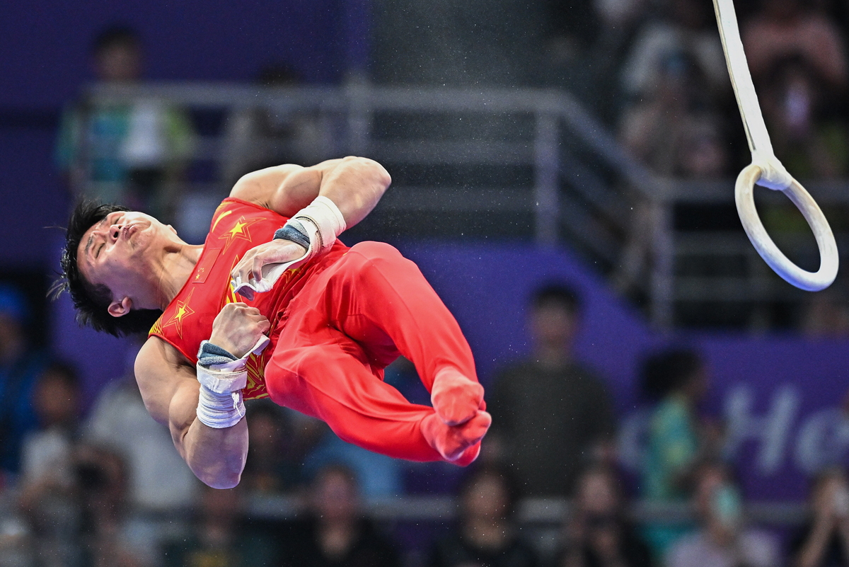 台北男足队员勇猛获得比赛胜利 台北男足队员勇猛获得比赛胜利