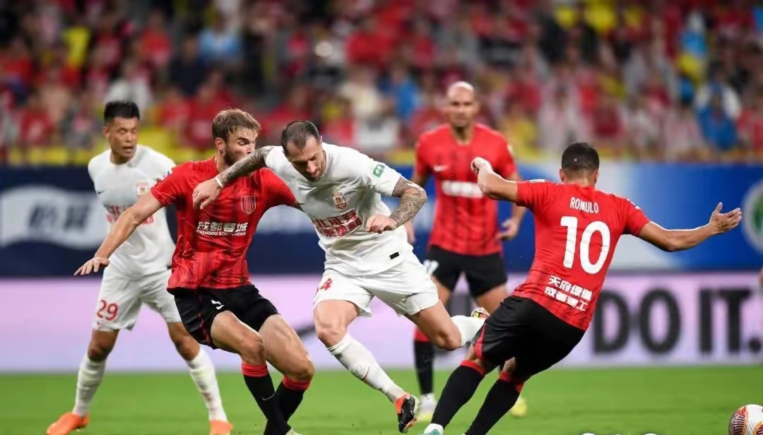 恒大客场击败泰达,遭遇连败 恒大客场击败泰达,遭遇连败