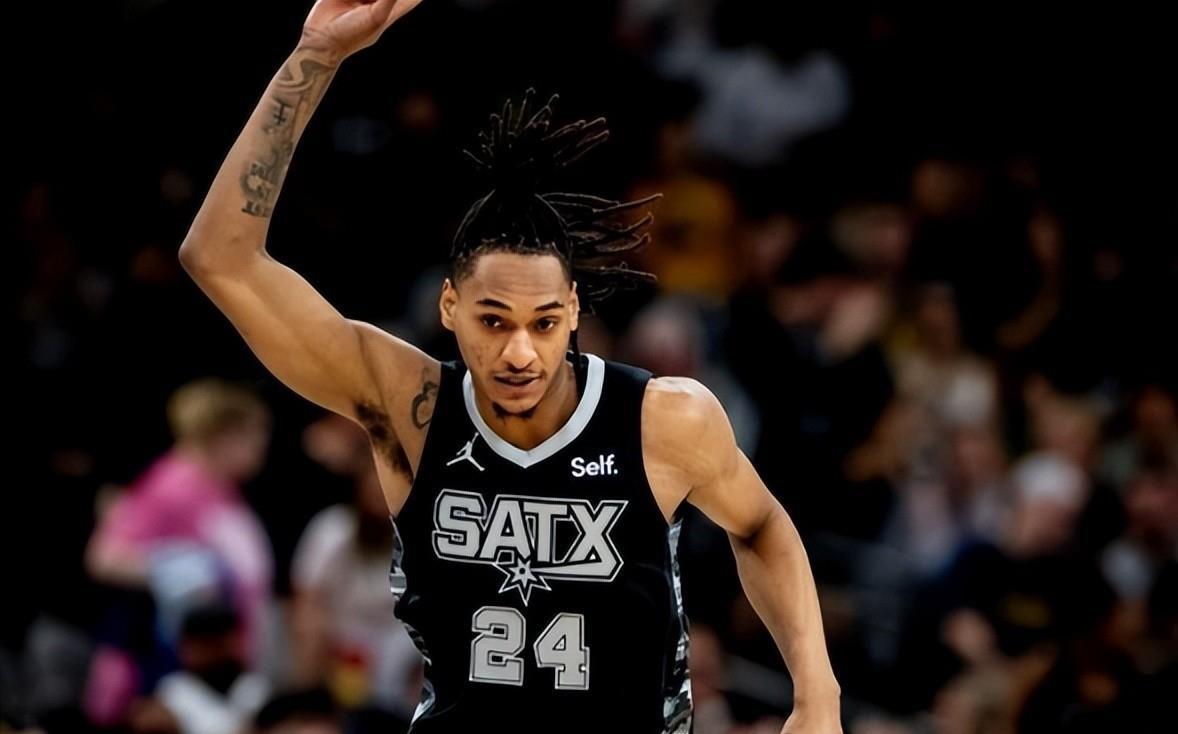 马刺前锋高效砍下分创纪录的简单介绍