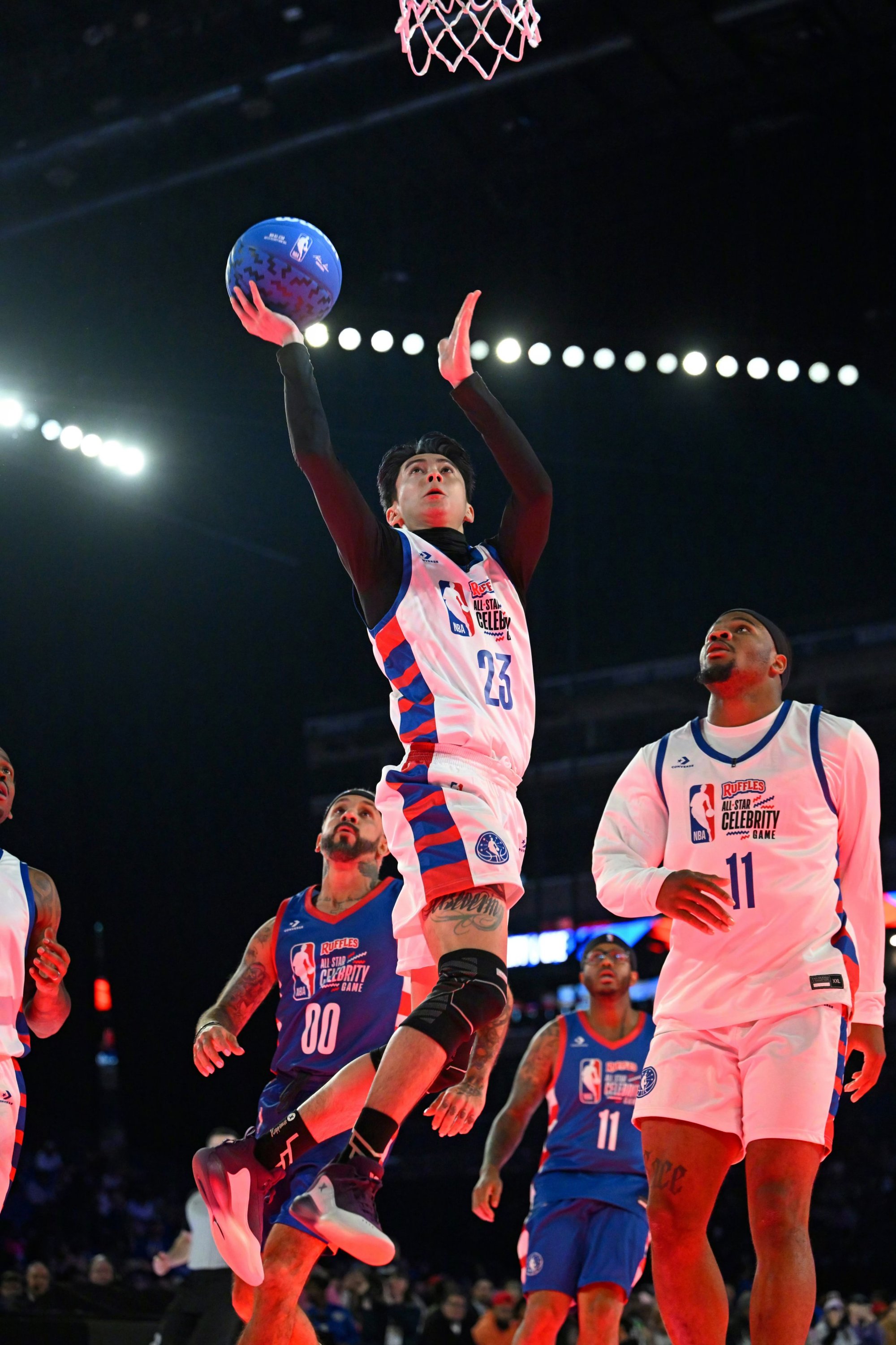 包含NBA全明星选手技惊四座，比赛精彩纷呈的词条